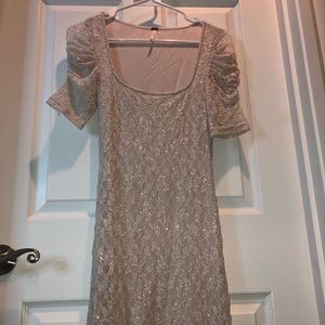 Dress/ midi to mini above knee